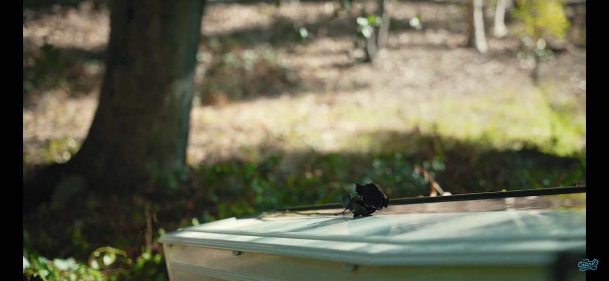 _heleniplier_'s tweet image. POV: I watched both videos and the pic amy posted and CURRENTLY CANT STOP SOBBING RN 😭🖤🤍
#UnusAnnus #MementoMori #Markiplier