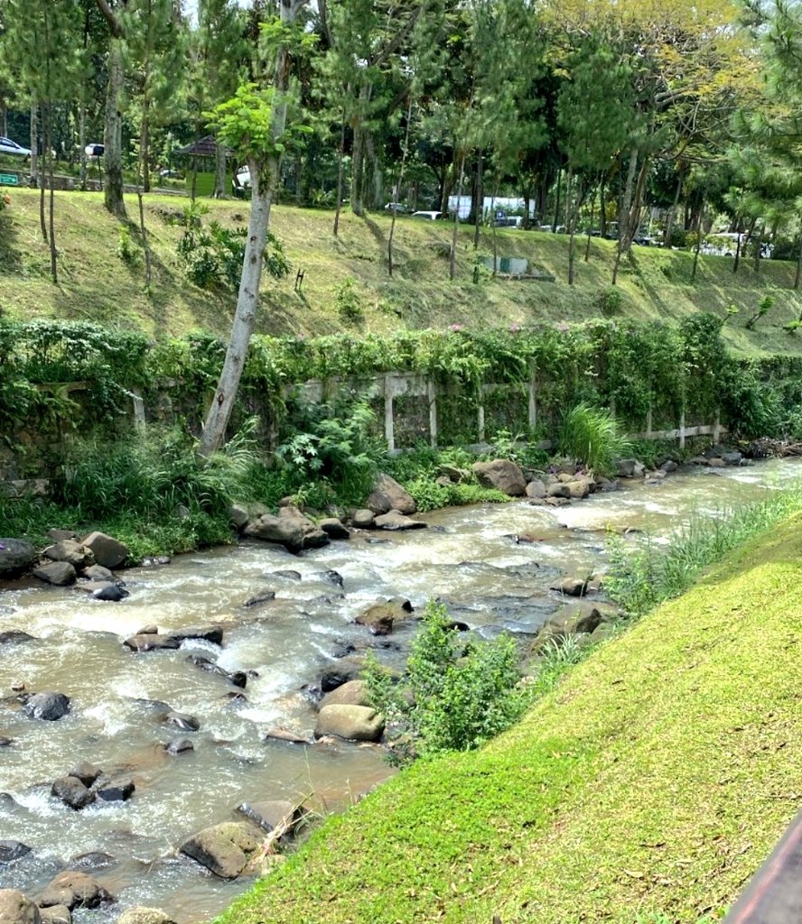 Karena besok udah senin lagi..