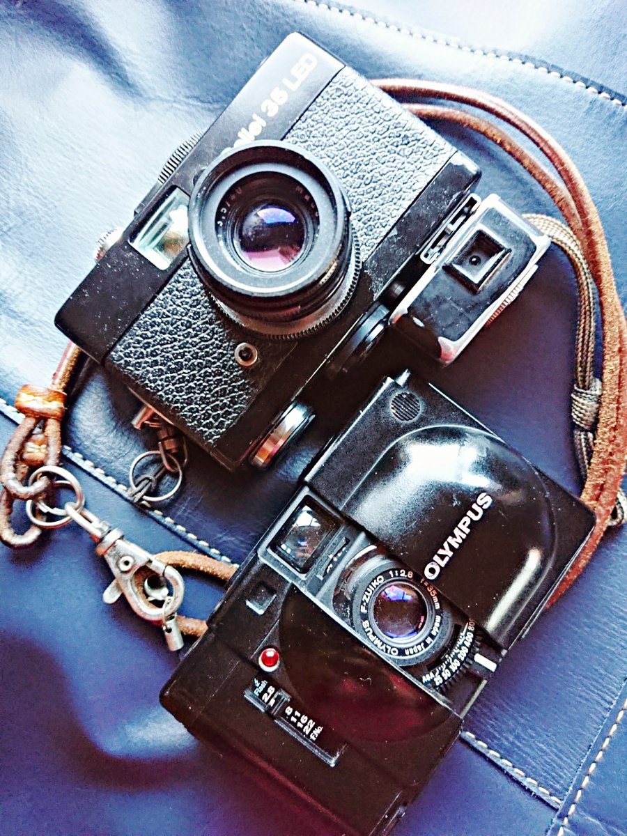 aozoranon's tweet photo. あぁ、悩ましい・・。 #Rollei #35LED #OYMPUS #XA #ローライ35 #ローライ35LED #オリンパスXA #フィルム #Voigtlander #フォクトレンダー #VCメーター #露出計 #フィルムカメラ https://t.co/kdxt3kWoTX