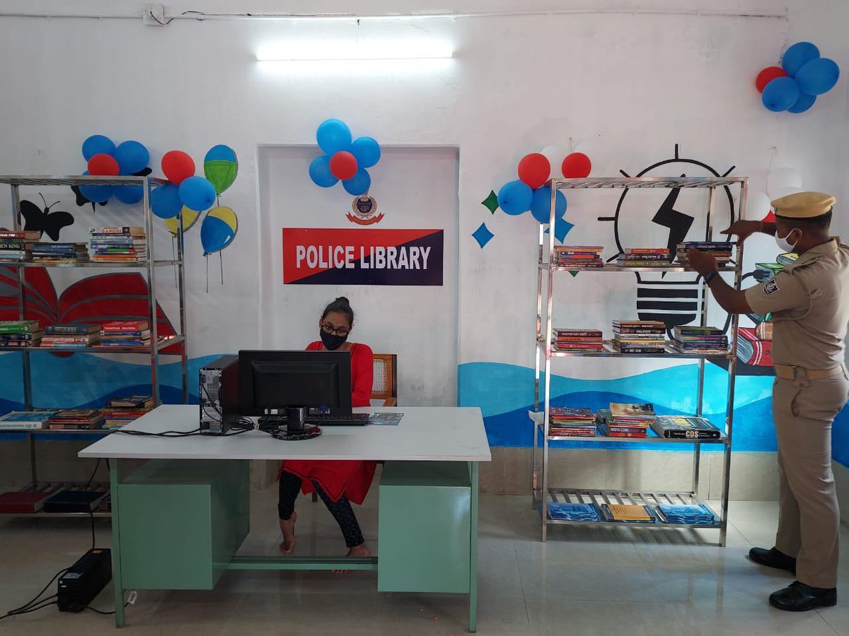 DebabrataTOI's tweet photo. #Puri police opened a library for staff, their children & kin on occasion of #ChildrensDay. #PoliceLibrary https://t.co/sV95qMWj8z