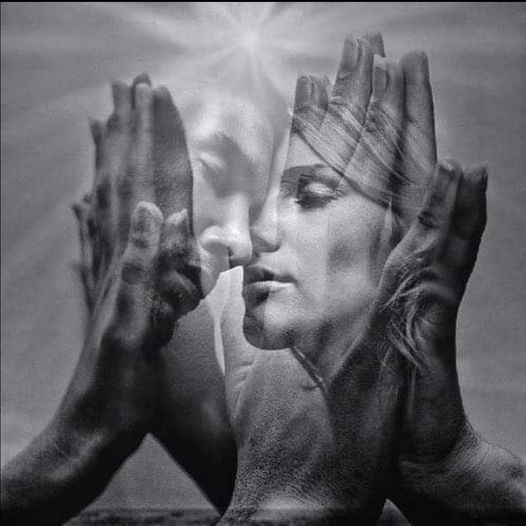 Прикосновение двух душ. Кэтрин дент. Трогающие 2. Трогающие 2. Сикстинская капелла рождение адама.