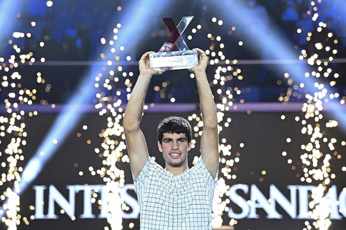 Y termina la <a href="/nextgenfinals/">Next Gen ATP Finals</a> de la mejor manera posible, volvemos con el trofeo a casa después de una semana increíble tanto dentro como fuera de pista.
Quiero dar la enhorabuena a <a href="/SebiKorda/">Sebastian Korda</a> y agradecer a mi familia, equipo y toda la gente que me ha estado apoyando.🚀🔥