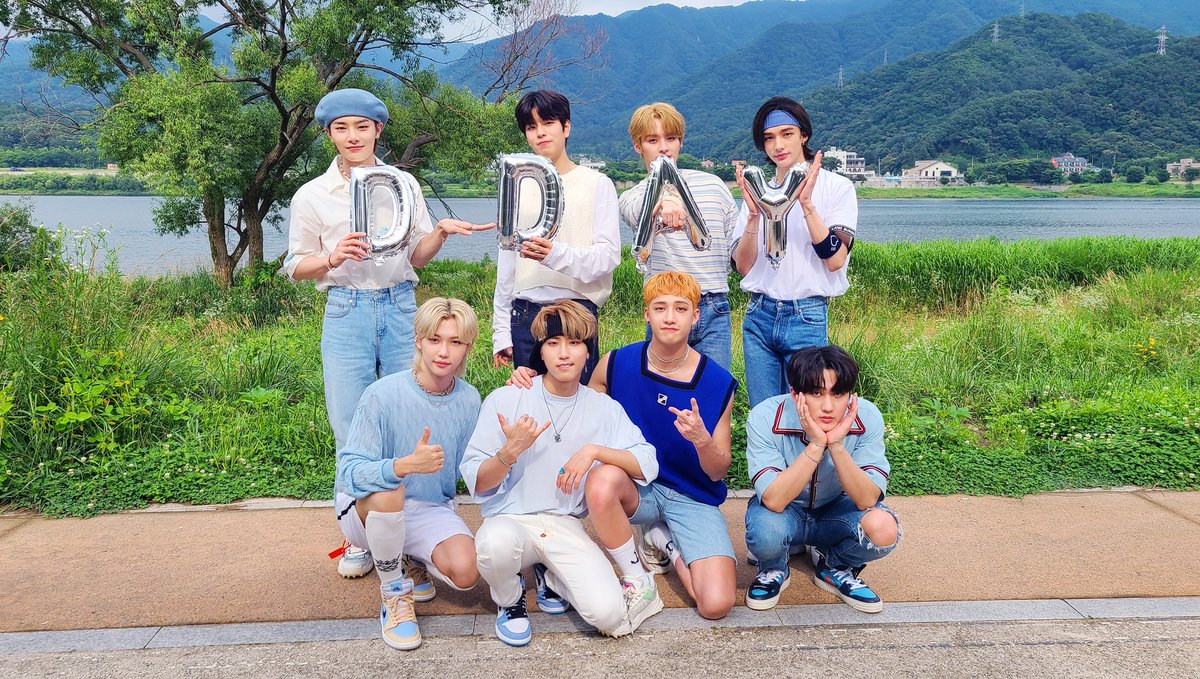 straykids_8__'s tweet photo. Güzellikler ile günaydın 

i vote for #straykids #MAMAVOTE https://t.co/ObpS1jaU4o