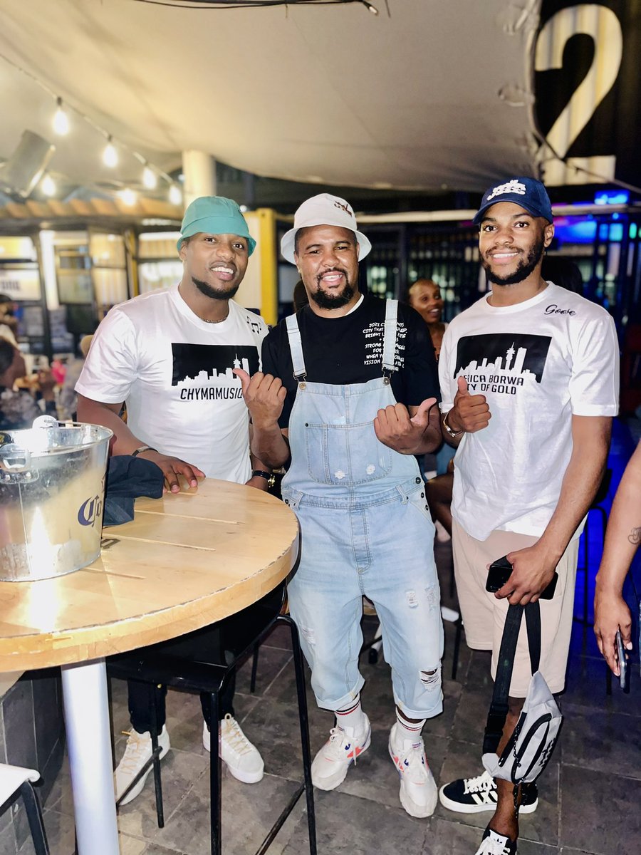 Chymamusique's tweet photo. Thanks for the gift lastnight 🎁 @brandanp0 https://t.co/kgtQuytMeW