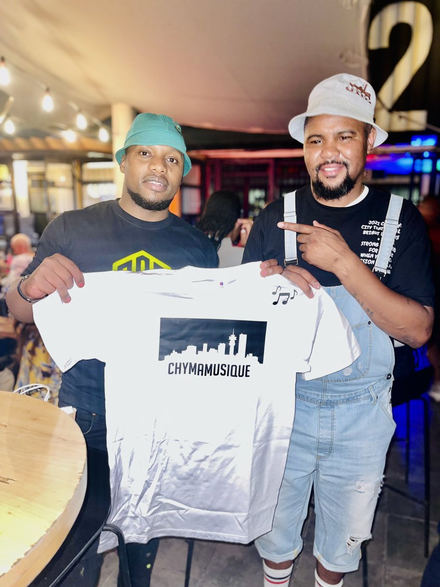 Chymamusique's tweet photo. Thanks for the gift lastnight 🎁 @brandanp0 https://t.co/kgtQuytMeW