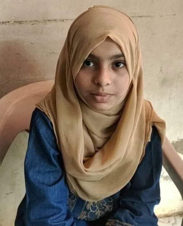itsmosays's tweet photo. یہ بچی سیون پولیس کو ہاتھ آئی عمر 10سال نام عریشا ابو کا نام ادریس راجپوت ملیر کراچی کا ایڈریس بتا رہی ہے اگر کسی بھائی کو کچھ علم ہو تو مہربانی کرکے اس کو ورثاء تک پہنچانے میں مدد کریں شکریہ https://t.co/j0z8eY41RW