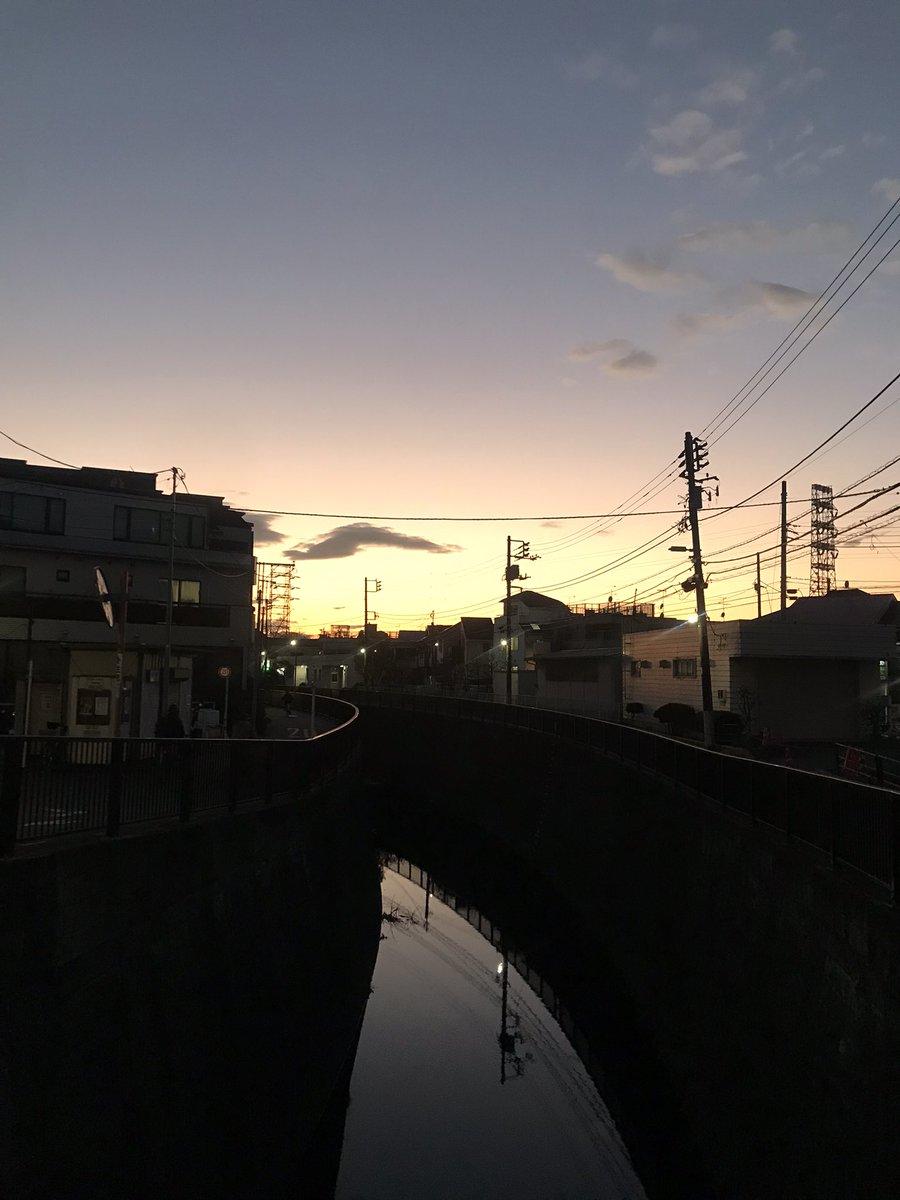 PhotoNaru's tweet photo. iPhoneしか持ってなくて残念だけど、夕方のグラデーション

#写真好きな人と繋がりたい  #photo #photography  #snap #SnapShot #AutumnFalls 
SUZURI→ https://t.co/7VtNnuVIEI
minne→https://t.co/phFBnj9xLT https://t.co/42jE4q0bbb