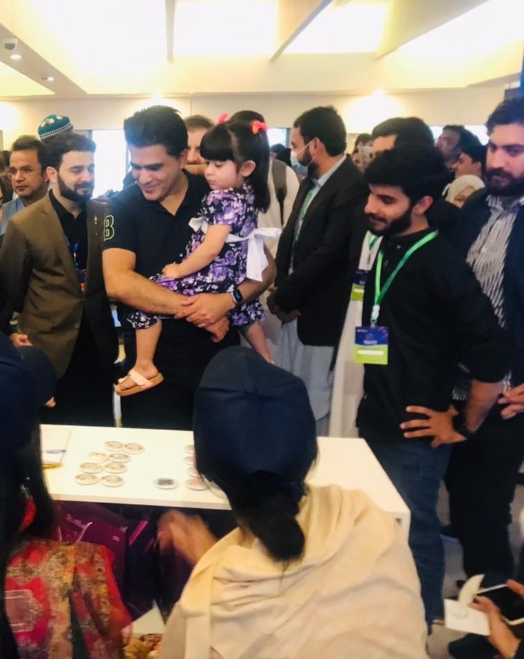 The team was pretty excited showcasing to <a href="/sunnyaliEC/">Sunny Ali</a>

#peshawar #DYS21 #Unidesk <a href="/KPDYS/">Digital Youth Summit</a>