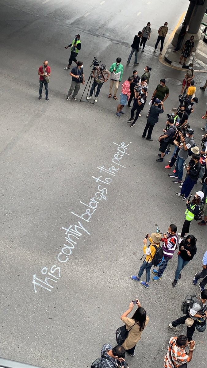 wolfintheroom's tweet image. This country belongs to the people. #ม็อบ14พฤศจิกา64