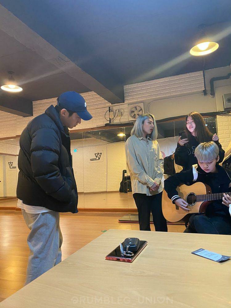 rumbleG_Union's tweet photo. |📸[#INSTAGRAM] 2021.11.14
╰►RumbleG #럼블지 more photos and videos on their coach / producer's Instagram
—————
#RumbleG #Didi #GaYun #IAn #BaRum #rumblegunion #winnerzone #Winnerzoneentertaintent #럼블지 #럼블G #kpop https://t.co/Os1XHggsnZ
