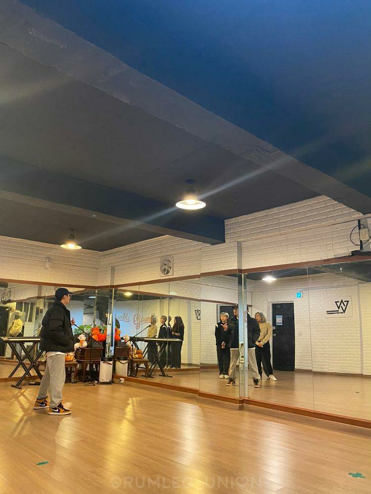 rumbleG_Union's tweet photo. |📸[#INSTAGRAM] 2021.11.14
╰►RumbleG #럼블지 more photos and videos on their coach / producer's Instagram
—————
#RumbleG #Didi #GaYun #IAn #BaRum #rumblegunion #winnerzone #Winnerzoneentertaintent #럼블지 #럼블G #kpop https://t.co/Os1XHggsnZ