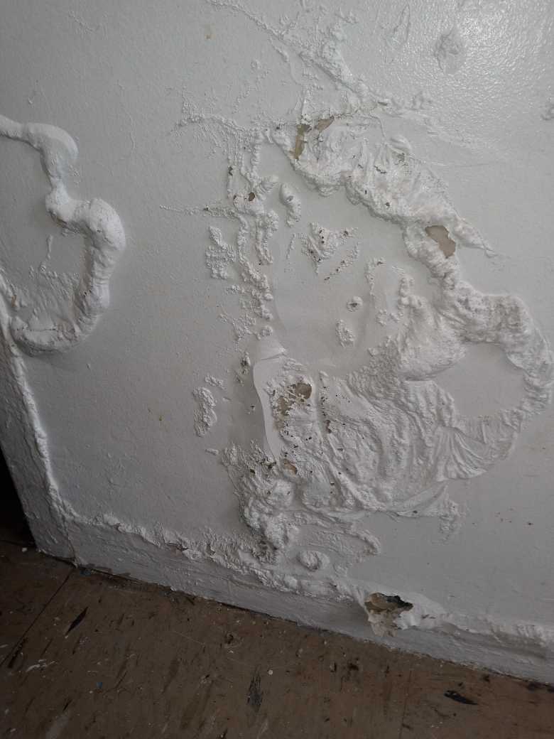 Linbee14's tweet photo. NYCHA Rangel Houses in (HARLEM). Why in 2021 is this the standard for Rangel Houses? This did not happen overnight ! #Harlem https://t.co/Oyij5ocDbD