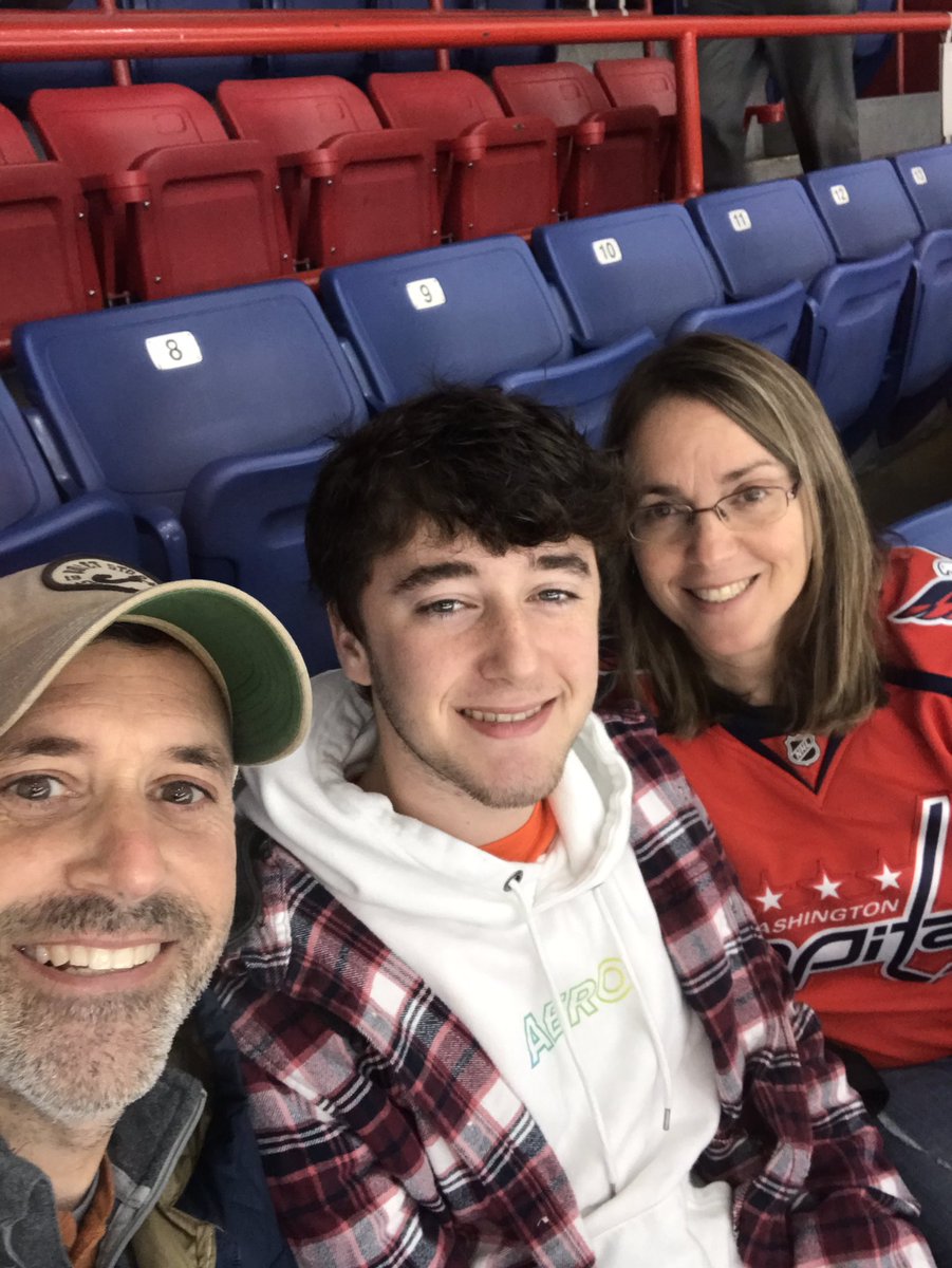 Syrakritter's tweet image. Hockey night in Syracuse. ❤️🏒