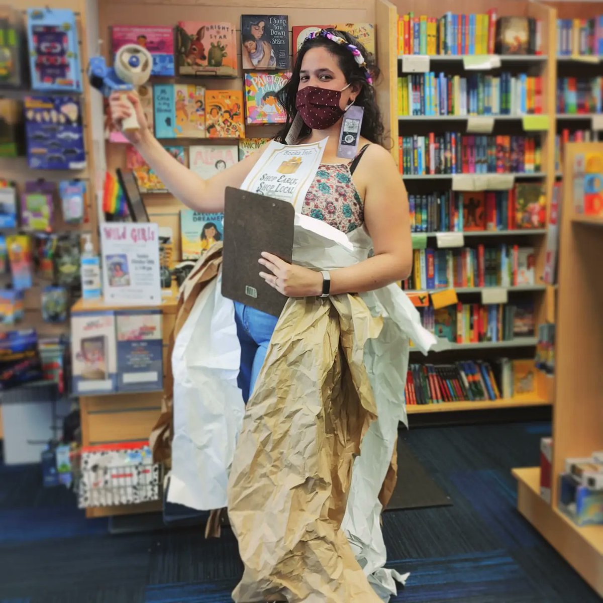 BooksIncStores's tweet photo. We had so much fun with this project! We hope you enjoy our fabulous bookstore styles β₯οΈπππ©
#BookstoresMakeItFashion #BooksIncLaurel #BooksInc #ShopEarly #ShopLocal #IndieBookstore #BookstoreFashion #BookstoreFun https://t.co/8rcTe5PwxI