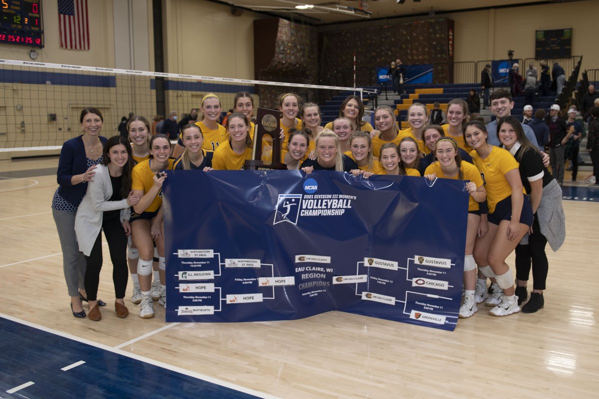 UWECblugolds's tweet photo. Get ready St. Louis! The Blugolds are comin' for ya! 💙💛
@UWECVolleyball takes three unanswered sets in a row and are crowned 2021 NCAA DIII Women's Volleyball Regional Champions! #RollGolds https://t.co/u4SAgmcTMg