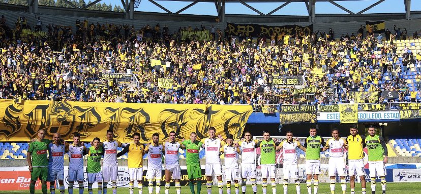 kandyuc's tweet photo. 9 meses le bastaron a #CoquimboUnido para subir a Primera. Sus jugadores le prometieron a su hinchada esa oscura tarde del 14 de Febrero del 2021 volver al sitial de honor hoy se cumplió la promesa a una hinchada que nunca los dejó de alentar. Se merecen todo!! https://t.co/CWGJOe3Ecc