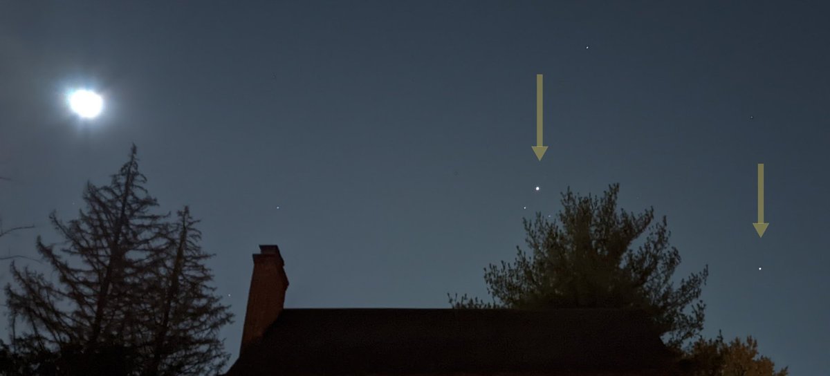 SansPeurVJ's tweet photo. Looking south, Moon-Jupiter-Saturn 100 mins after sunset this beautiful 43° Nov 13 night. Pluto should follow Saturn but it is too faint to be visible. @capitalweather @ChuckBell4 @amelia_draper @dougkammerer @laurynricketts https://t.co/RfhdTyCl7P