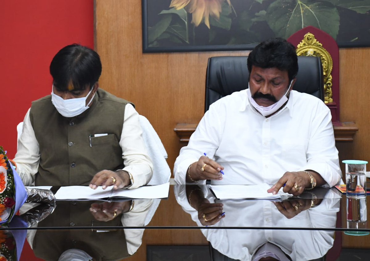 ರಾಜ್ಯ ಕೃಷಿ ಸಚಿವರಾದ ಶ್ರೀ ಬಿ.ಸಿ.ಪಾಟೀಲ್ ಅವರಿಗೆ ಹುಟ್ಟು ಹಬ್ಬದ ಶುಭಾಶಯಗಳು.
<a href="/bcpatilkourava/">B C Patil</a>