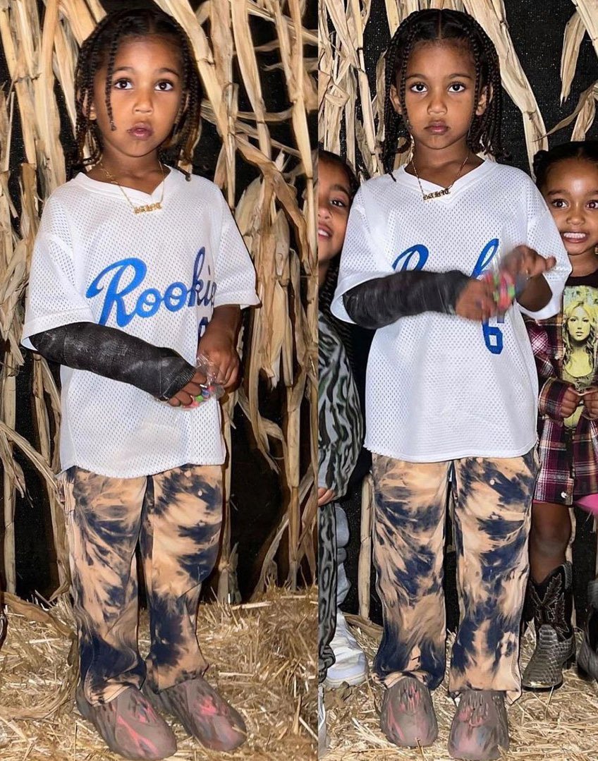 yeezy foam runner sand outfit