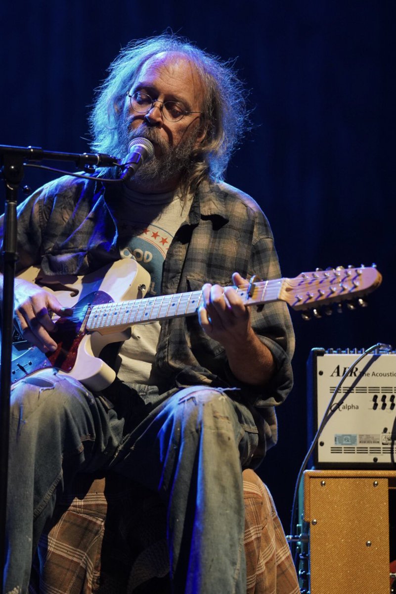 fantailmedia's tweet photo. .@theCharlieParr right now @PalaceStPaul , with Liz Draper and JT Bates. 📷 for @FirstAvenue . #secondset #trio #StPaul #supportlivemusic https://t.co/OTis6guqWJ