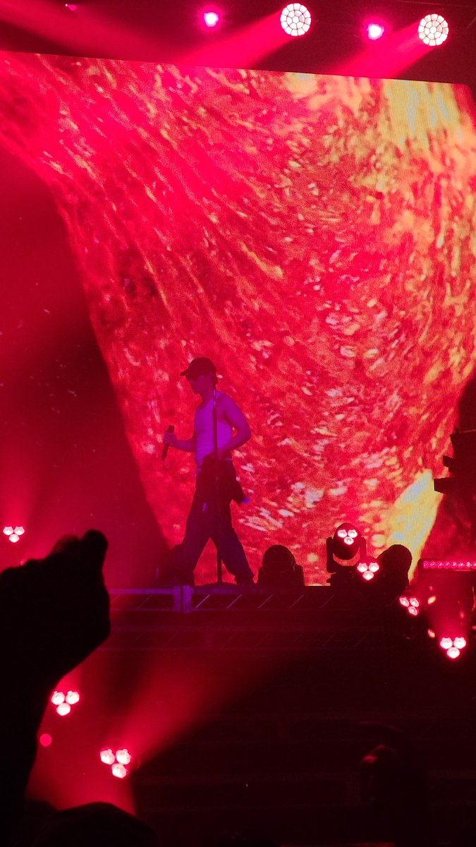 toggul_'s tweet photo. #jojinyc #joji https://t.co/KF59pgQMPc