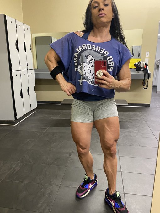 1 pic. It was #Legday BRUTAL…tap that LiKe button for more gym pics #rippedvixen RT if you wanna see