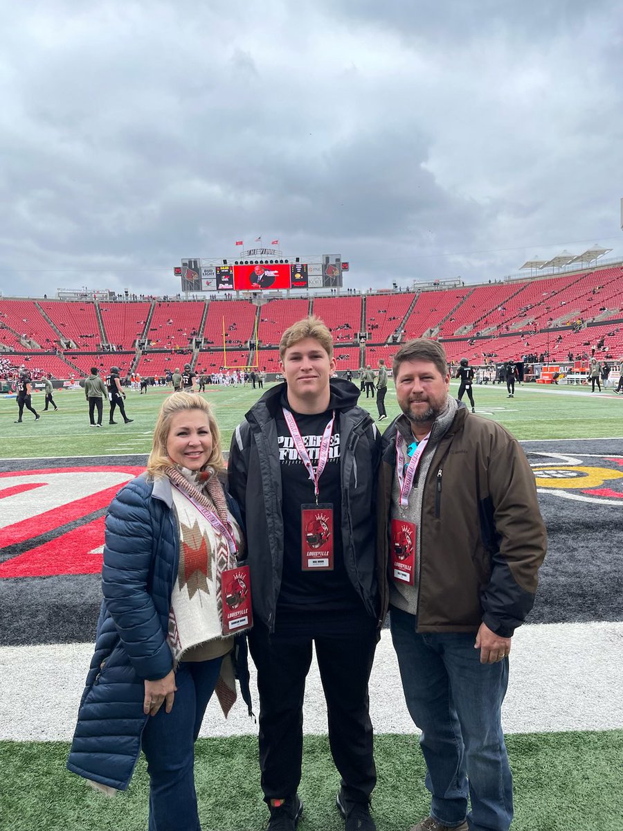 Will_Brock68's tweet photo. Thank you @MarkIveyUofL90 for the invite to the game today! Had a great time watching the game and touring the facility. https://t.co/4mlHIppFDF