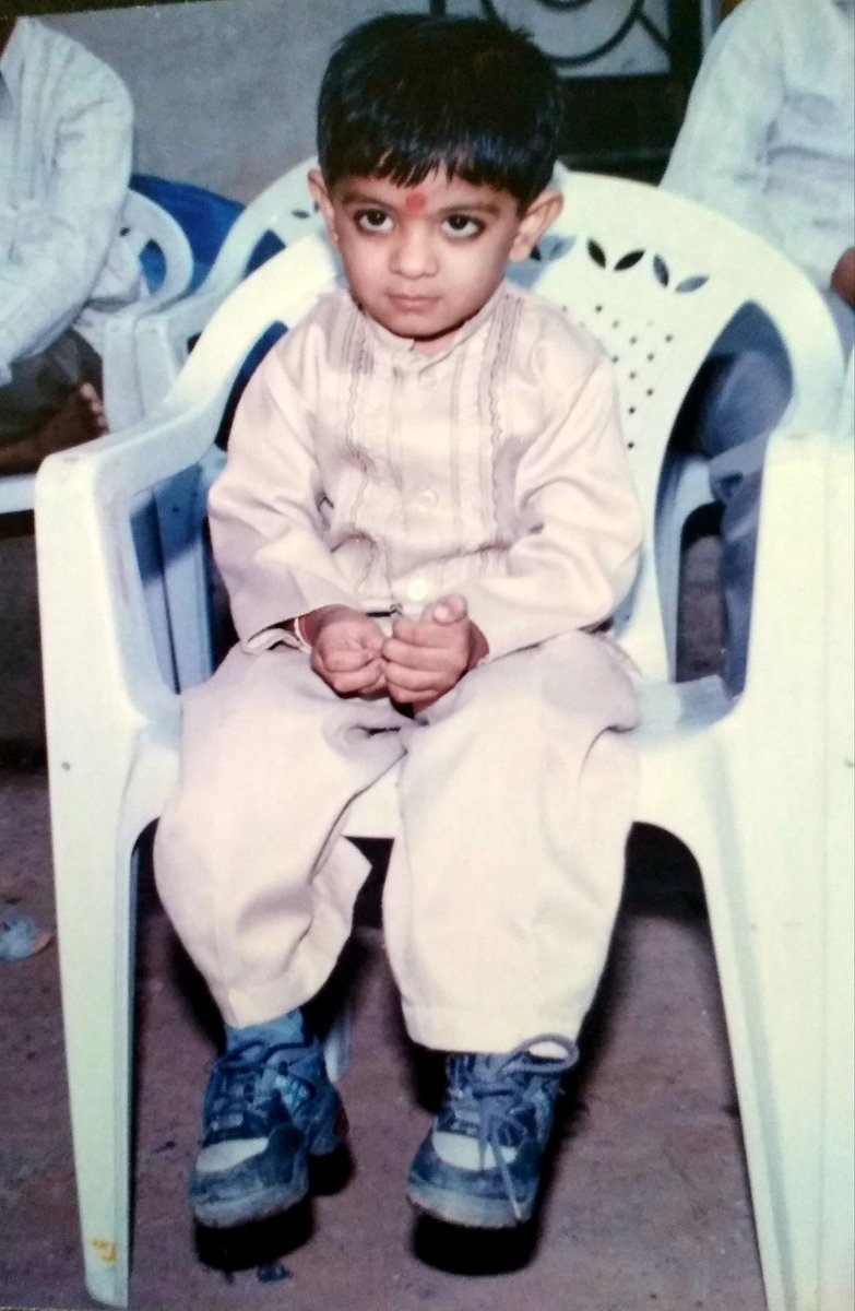 NikChikhaliya's tweet photo. सिफॅ शक्ल और अकल बदली है बच्चा तो में आज भी हूं...😜😁
#HappyChildrensDay #happychildrensday2021 #happychildren #childhood https://t.co/rVwfey9N5D