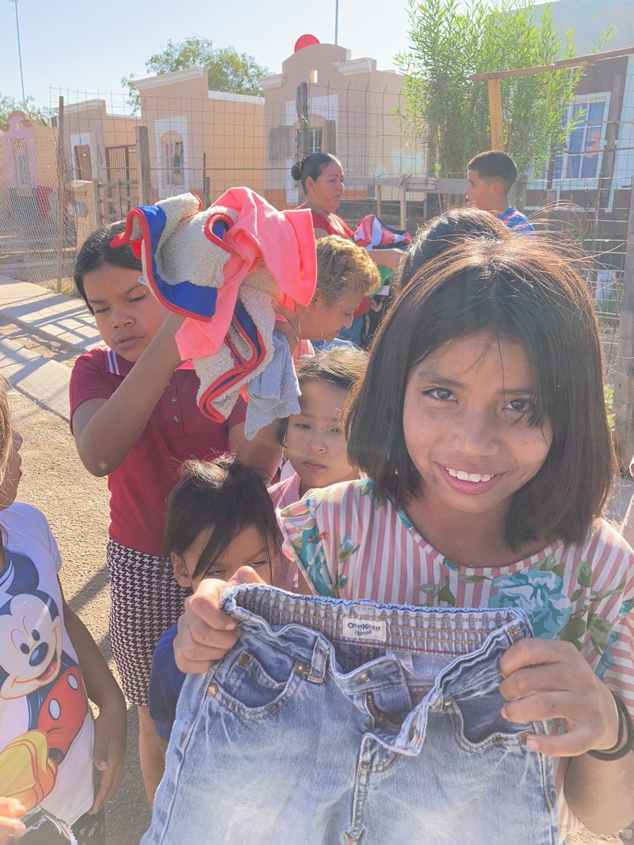 DemanoamanoACmx's tweet photo. Gracias 🙏🏼 gracias gracias por sus donativos para los 66 niños del comedor que en conjunto con el señor Manuel GARCIA operamos en Hermosillo, Sonora en una de las colonias más necesitadas y olvidadas #paseosdelpedregal #40m2 #dona faltan puertas 🚪y pisos. Da la mano 😍 https://t.co/MCibjryGKr