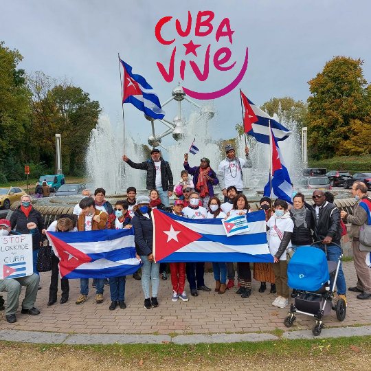 RadiocubaSTX's tweet photo. #CubaNoEstaSola #CubaVive en la solidaridad de sus amigos. https://t.co/ANkitKhE9G