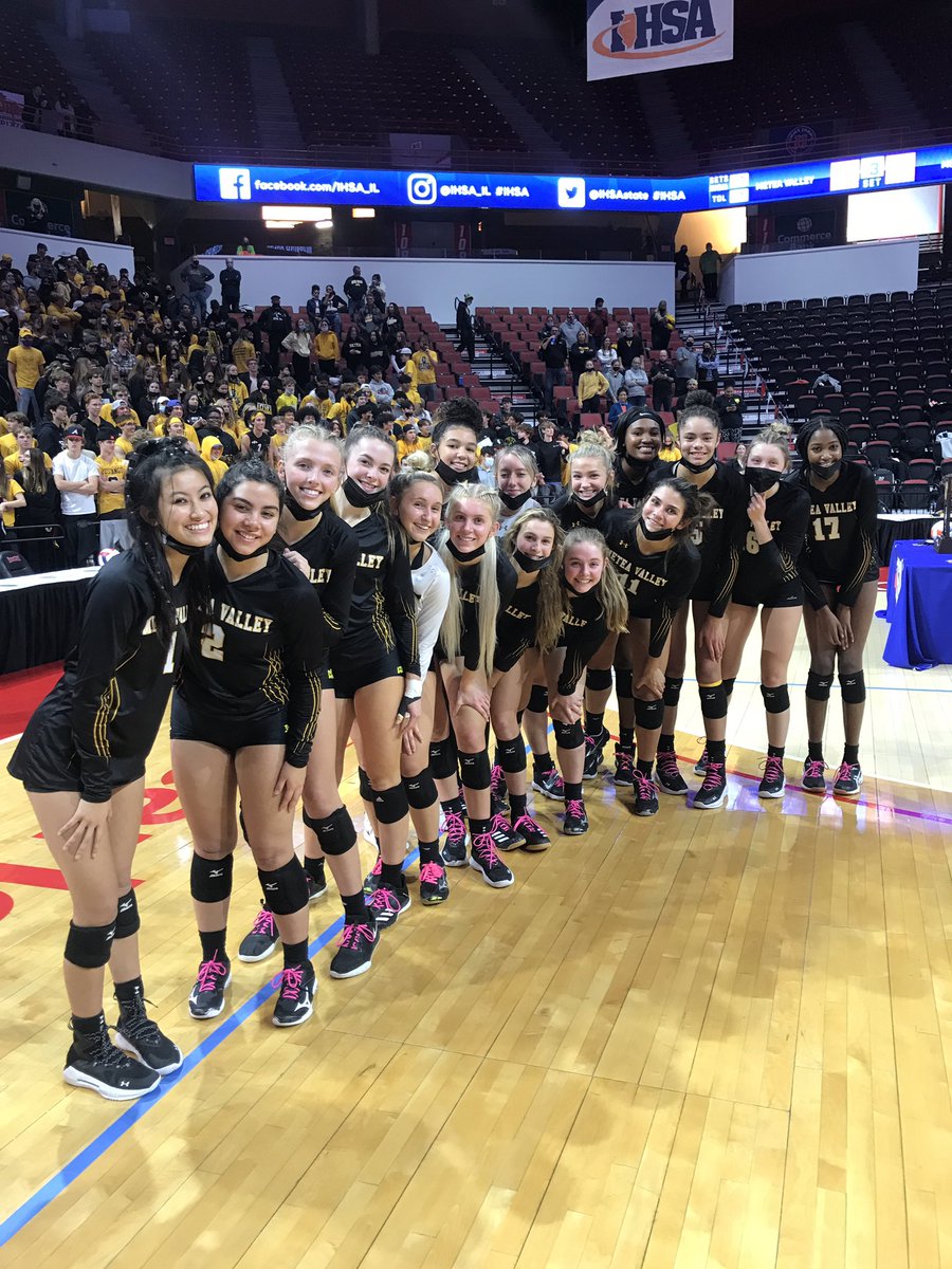 THEY DID IT!! STATE CHAMPS!!@MVPrincipal1 <a href="/meteavalley/">Metea Valley HS</a> <a href="/MeteaBoosters/">Metea Boosters</a>