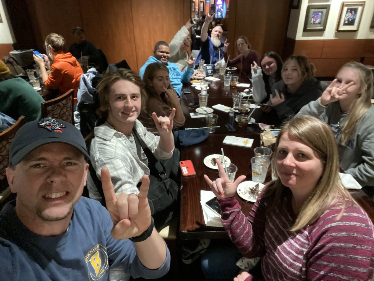 BHSTRAVEL2's tweet photo. Hard Rock Cafe and impromptu Cupid Shuffle. #bhsboston1121 https://t.co/11XkUlAozV