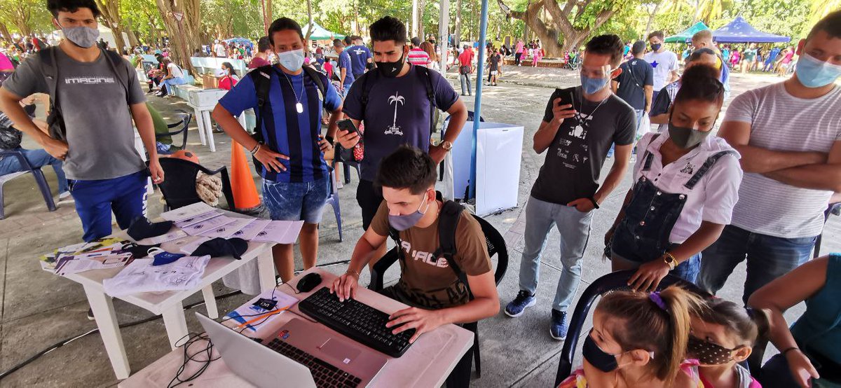 acastillonor's tweet photo. En estos territorios de La Lisa y Boyeros  que por estos días se visten de fiesta, niños y jóvenes de diferentes edades compartieron espacio, donde los representantes de @universidad_uci    desplegaron varias iniciativas que se convirtieron en distracción popular.
@raydelmp https://t.co/p3ZHEki6Ng