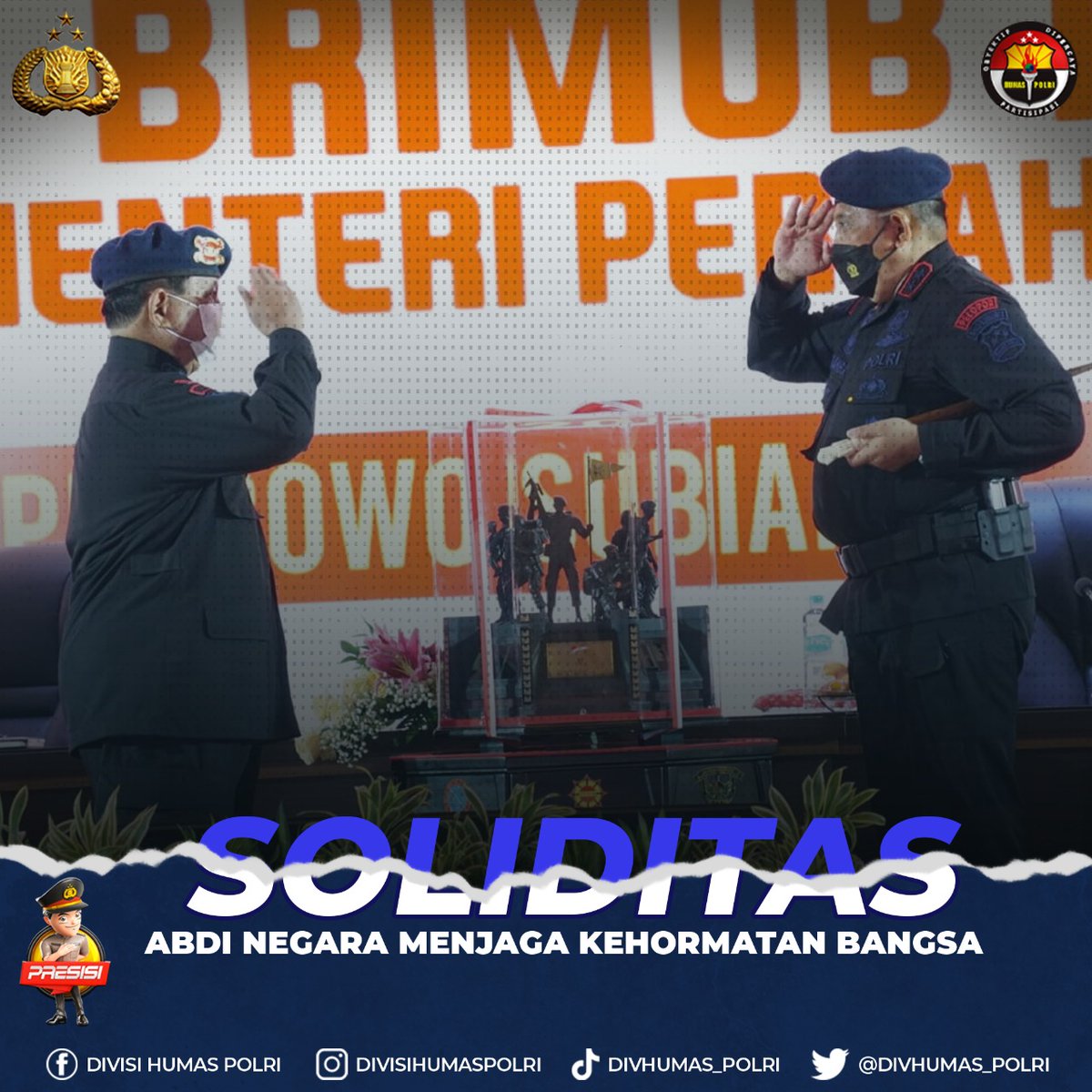 ressolokota's tweet photo. Soliditas Abdi Negara Menjaga Kehormatan Bangsa 

Momen penganugerahan penghargaan Warga Kehormatan Utama Korps Brimob Polri yang diberikan langsung oleh Dankorbrimob Polri Irjen Pol. Drs. Anang Revandoko kepada Menteri Pertahanan (Menhan) (Letjen) TNI (Purn) Prabowo Subianto https://t.co/H9PXNdAF2B