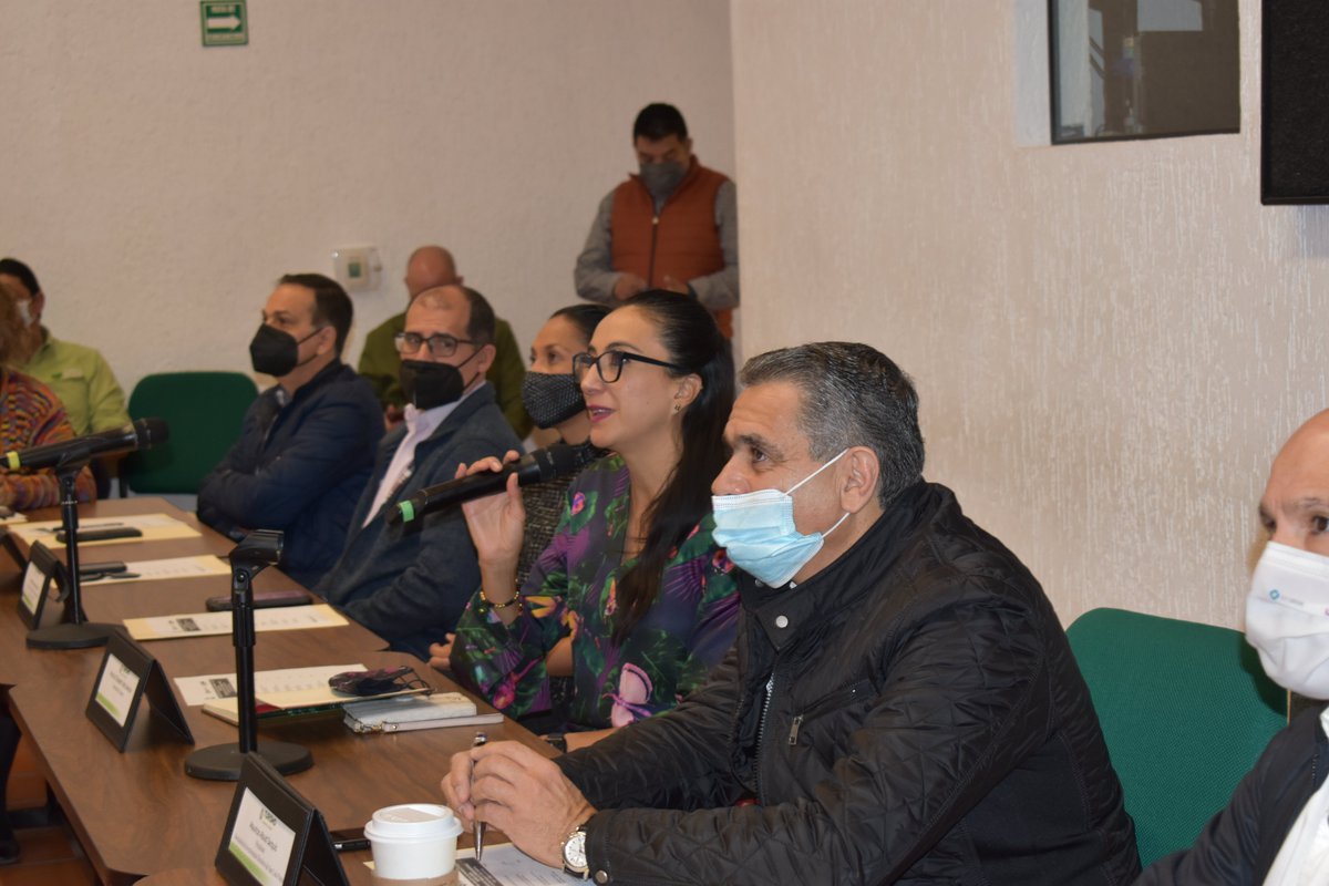 SecTurismoSLP's tweet photo. Primera Reunión del Subcomité de #TurismoSostenible con el objetivo de elaborar el diagnóstico, problemática y perspectiva de solución del sector así como la visión y misión que serán incluidas en el Plan Estatal de Desarrollo.
#PotosíParaLosPotosinos #SecturSLP https://t.co/nidhQGjdqh