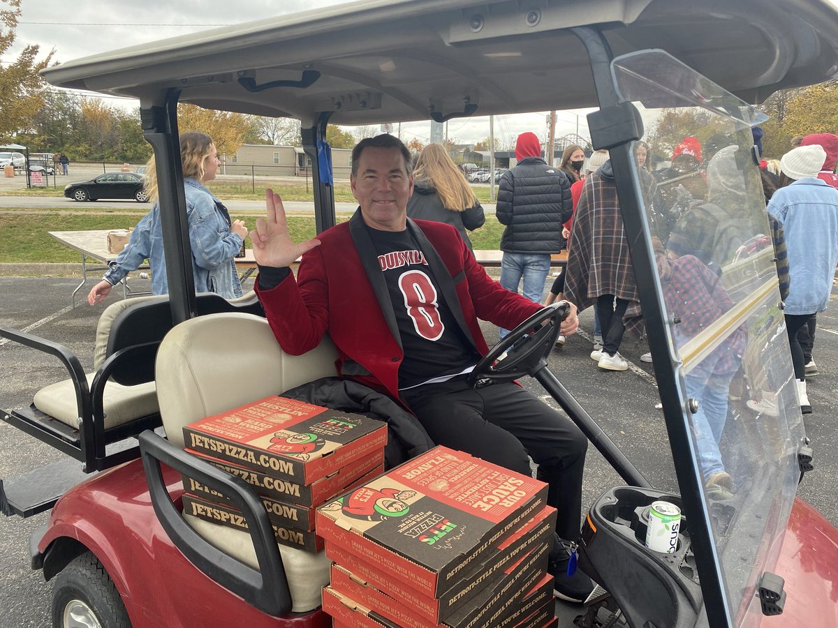vincetyra's tweet photo. Lori and I were happy to donate 100 pizzas to the students tailgating at the game today. They’ve made a big difference the last two weeks.Thanks to Phocus for donating drinks as well. LsUp
⁦@GoCards⁩ ⁦@UofLFootball⁩ ⁦@UofLSGA⁩ https://t.co/FVrlwHsfjl
