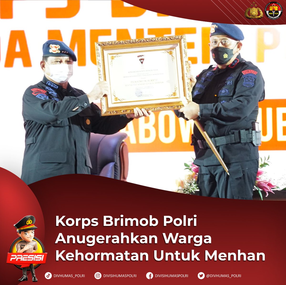 ressolokota's tweet photo. Korps Brimob Polri Anugerahkan Warga Kehormatan Untuk Menhan 

Korps Brimob Polri memberikan gelar Warga Kehormatan Utama Korps Brimob Polri kepada Menteri Pertahanan (Menhan) (Letjen) TNI (Purn) Prabowo Subianto. https://t.co/smHQWwq2jX