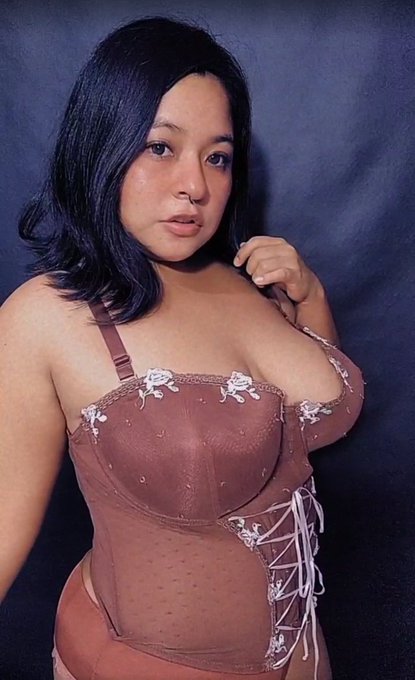 Estoy pensando ir a GDL en diciembre quien quiere tomar fotos conmigo?? 🧚 https://t.co/Z0s2XwLAl0<a href="/tag/mvsales"class="tags"><span>#mvsales</span></a>