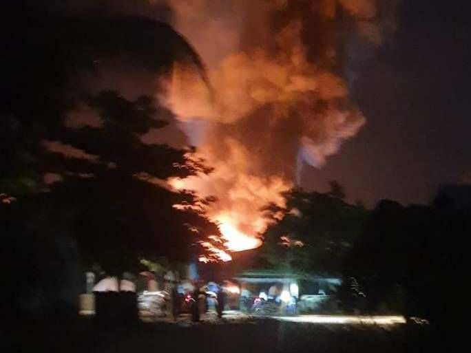 A fire broke out in Natmauk Myoma Market, Magway Division, since 9:30 P.M. last night.More than 3/4 of the market caught fire and the fire died down at around 11:30 P.M, according to the locals. #HelpMyanmarIDPs #Nov14Coup #WhatsHappeningInMyanmar
