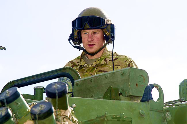 SabineRomelus's tweet photo. #RemembranceSunday
#PrinceHarry #MajorWales #LieutenantCommander https://t.co/WBdl14jEFZ