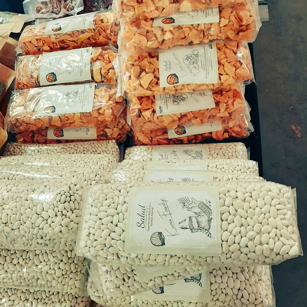 yasamyolukoop's tweet image. Kadikoy Tarihi Salı Pazarındayız 🍎🍏🍅🫒