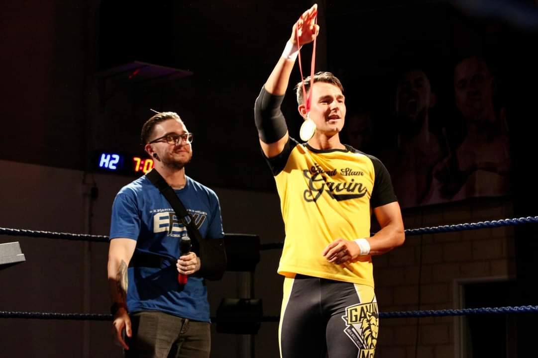 realwrestlingau's tweet image. Thanks for the medallion @CalCollinsPW ... and the sling!

📸 Corrieography
@EPWSchool 
#TipenEPW