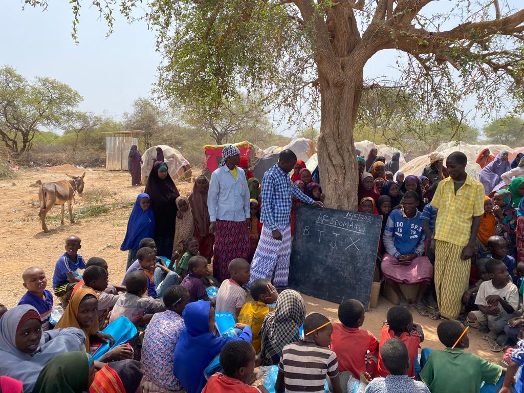 URGENT APPEAL
#Southwest is experiencing an unprecedented drought, with no rain for weeks in Southern Somalia. Livestock &amp; people are facing dehydration.
minister <a href="/nasirarush/">Minister Abdinasir Abdi Arush</a> has  expressed a concern about famines deteriorating in #SWS. 
an extra attention should be given to #SWS