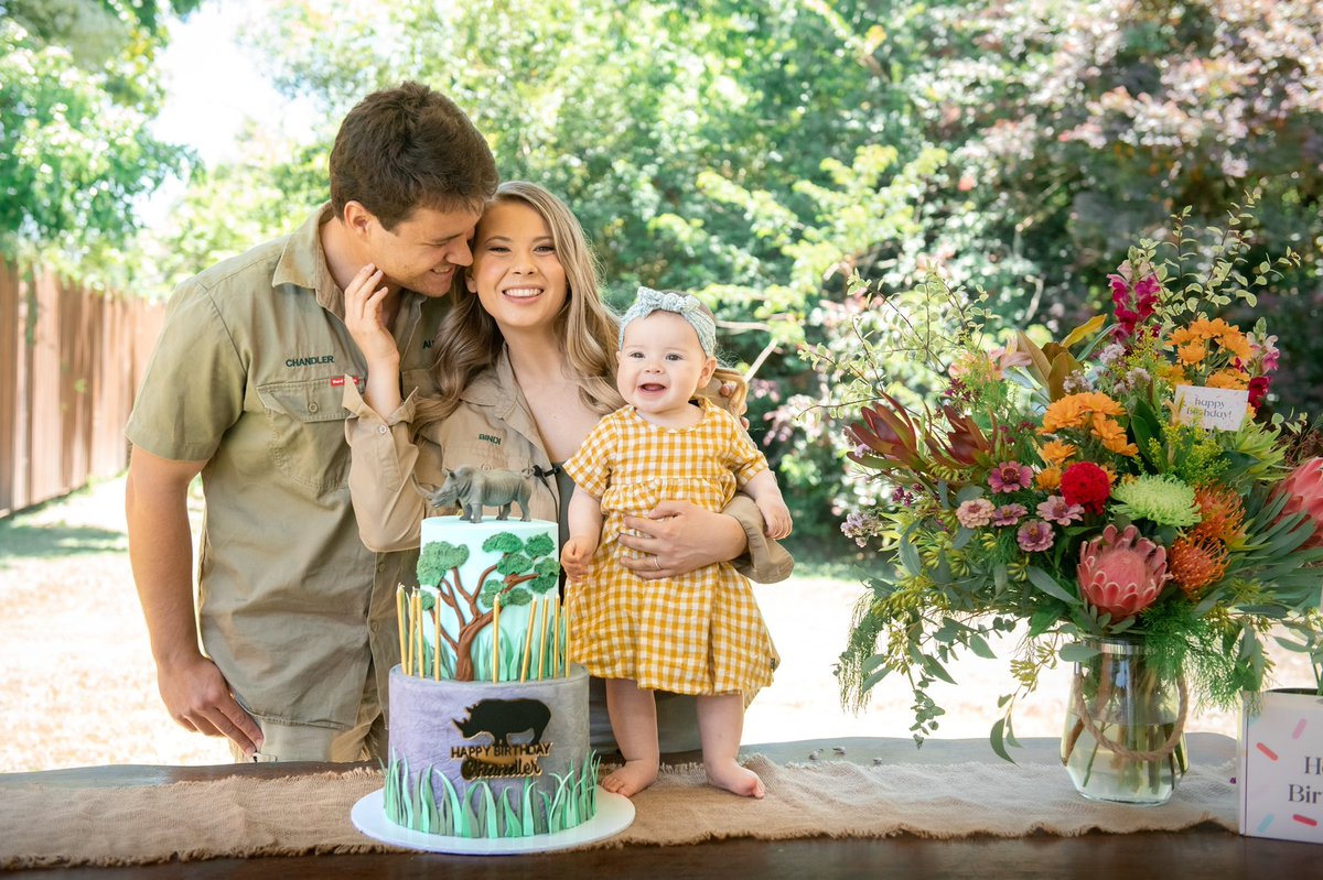 BindiIrwin's tweet photo. Celebrating my best friend. ❤️ 

Cake inspired by the most amazing rhinoceros Dad here at Australia Zoo - DJ. https://t.co/XmtPT7LrZ5