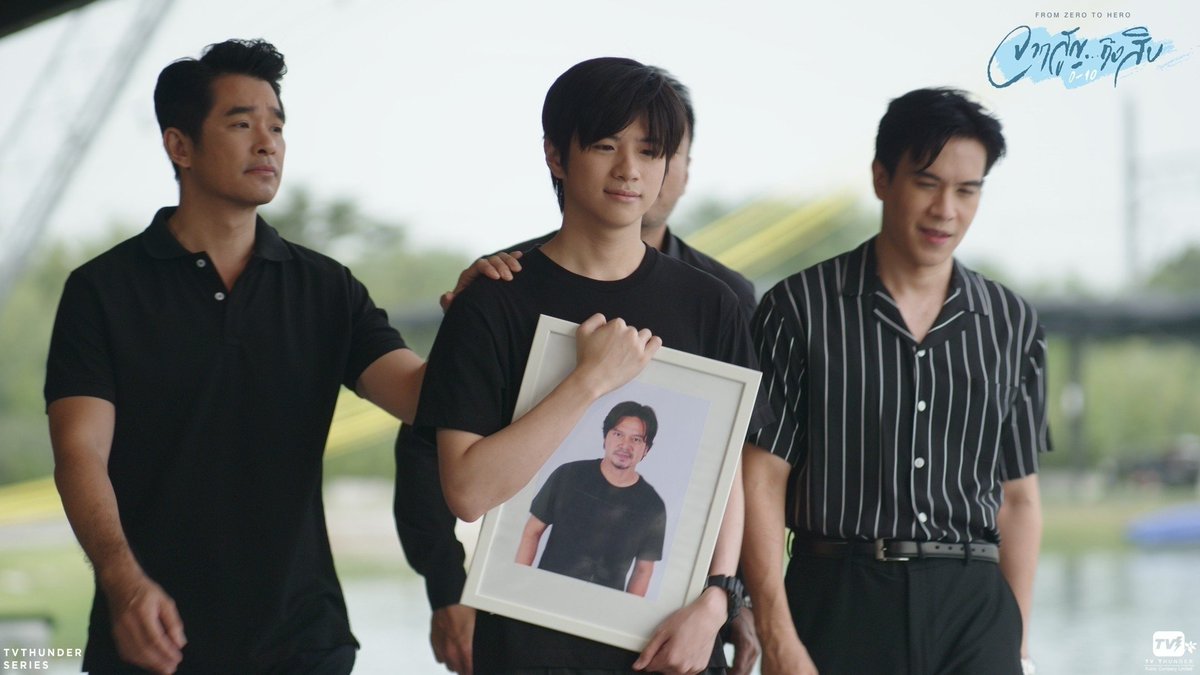 Hello_asian's tweet photo. ‘แปลน รัฐวิทย์’ พลิกคาแร็คเตอร์ ดราม่าหนักหน่วง ในซีรีส์ ‘จากสูญ...ถึงสิบ’ ขอบคุณ ‘ทีวี ธันเดอร์’ ที่ทำให้เข้าใจความหมาย ของคำว่า ‘ครอบครัว’ อย่างแท้จริง 
อ่านสัมภาษณ์แปลน 👉https://t.co/nVOZ1Pg9aU

#PlanRatthavit
#คนของแปลน 
 #จากสูญถึงสิบ https://t.co/0UdFPe7FHe