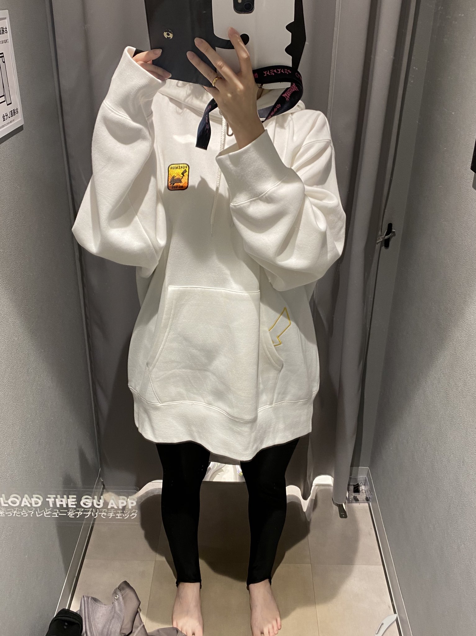 ふぇり Guのピカチュウパーカー Xlサイズしかなかったので買いました きゃわきゃわだね T Co Lpaeeda8dc Twitter
