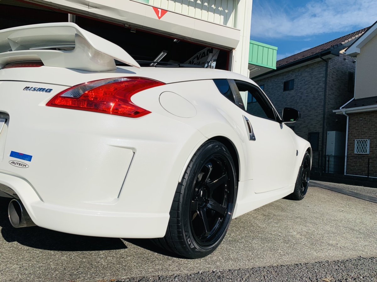 アラモードグリッター 白 Z34に。。。 ADVAN Racing GT BEYOND 19インチ！！ RACING TITANIUM