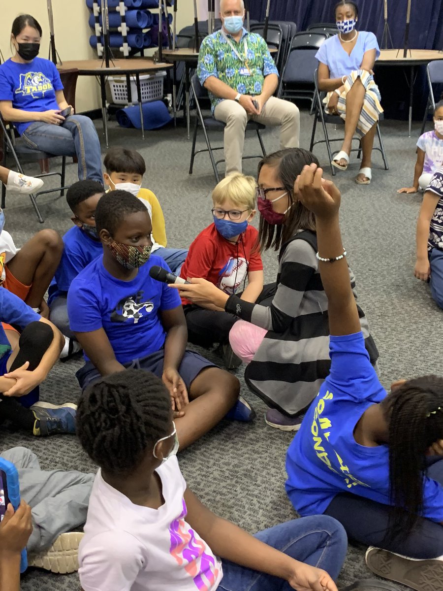 araalihma's tweet photo. #WorldKindnessDay @TASOKinshasa Led by #STUCO, Ss reflected on how they show kindness to others and ways others show kindness to them. G1 also shared how they are reflective learners and challenged G5 to focus on being caring learners. #IBPYP #TASOK https://t.co/hBJJ2g5Sc4