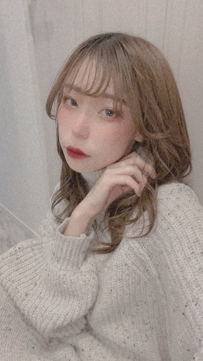 luuu___photo's tweet photo. 前髪切った https://t.co/8vZTGco6Aq