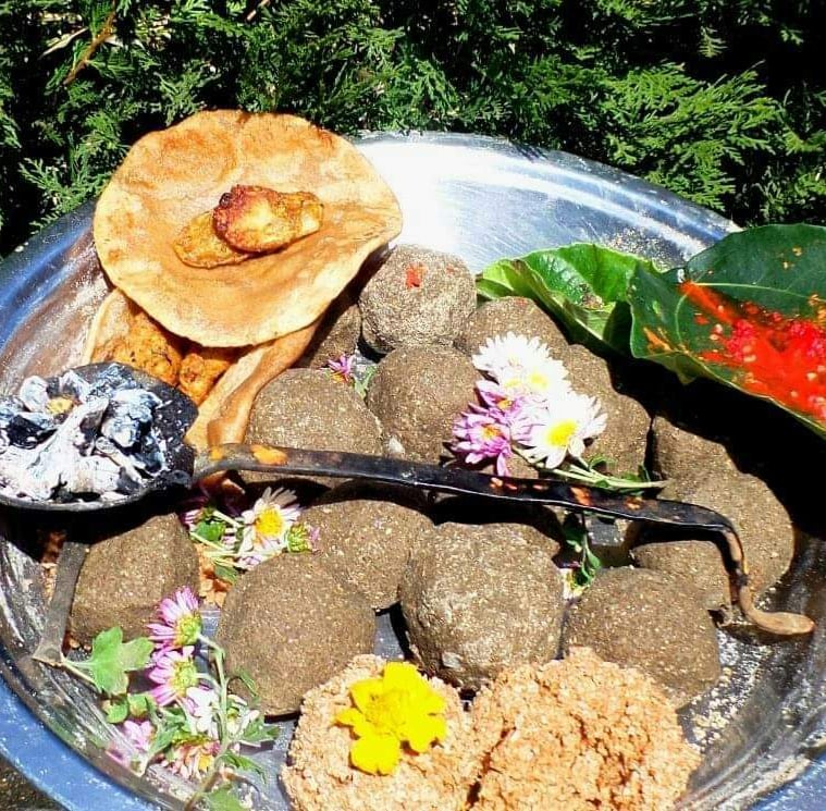 Pramod_Joshi_07's tweet photo. आप सभी को उत्तराखंड के लोकपर्व ईगास बग्वाल (बूढ़ी दीपावली) की हार्दिक बधाई एवं शुभकामनाएं
 
यह पावन पर्व आप सभी के जीवन में खुशियाँ, वैभव व समृद्धि लेकर आए

#igaasbagwal 
#festival 
#uttarakhand https://t.co/JumlZ1W8dD